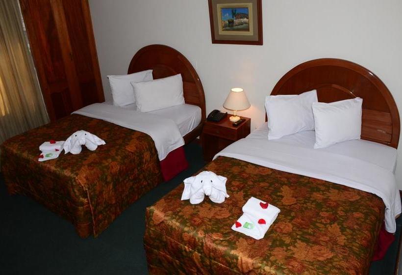 ホテル Francis Puno