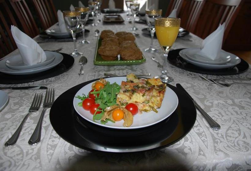 فندق Legacy House