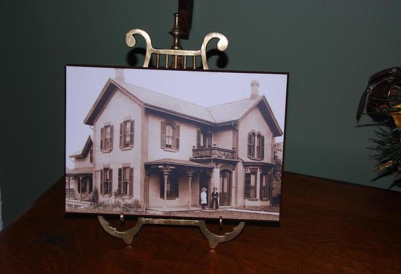 فندق Legacy House