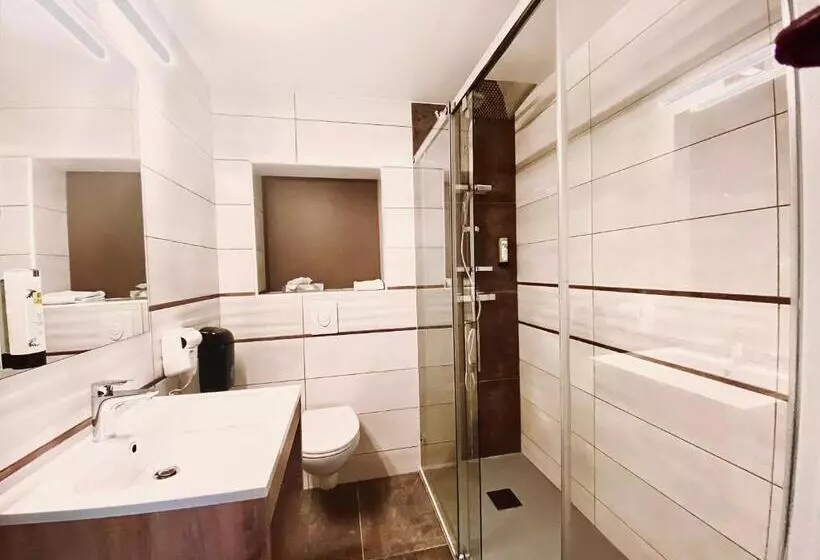 Hotel Logis Hostellerie La Chaumiere