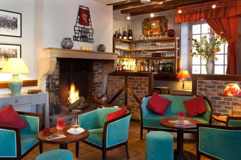 Hotel Logis Hostellerie La Chaumiere