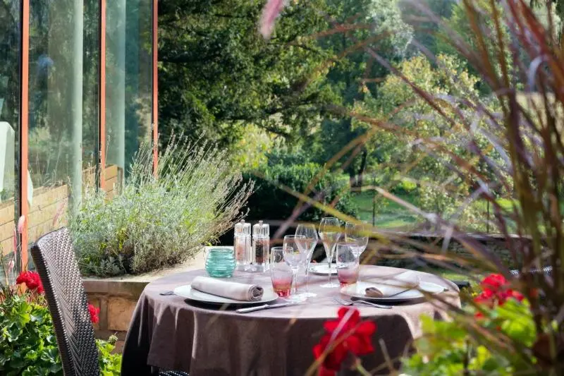 Otel Logis Hostellerie La Chaumiere