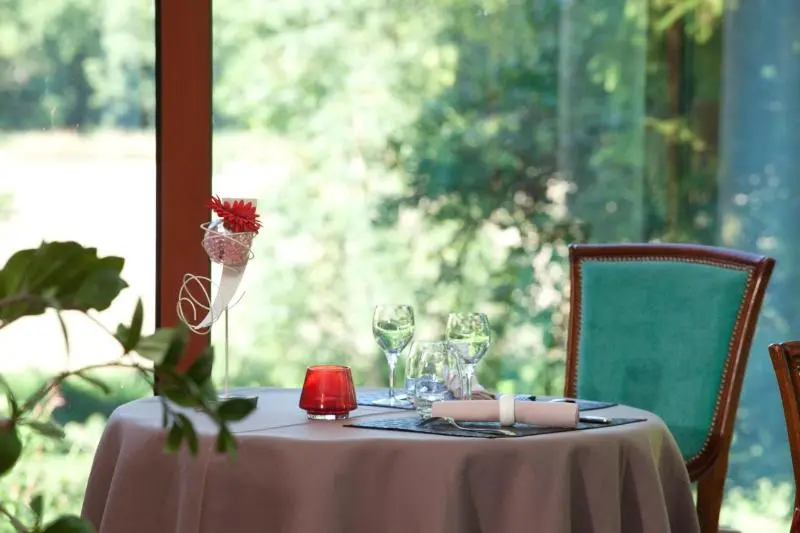 Otel Logis Hostellerie La Chaumiere