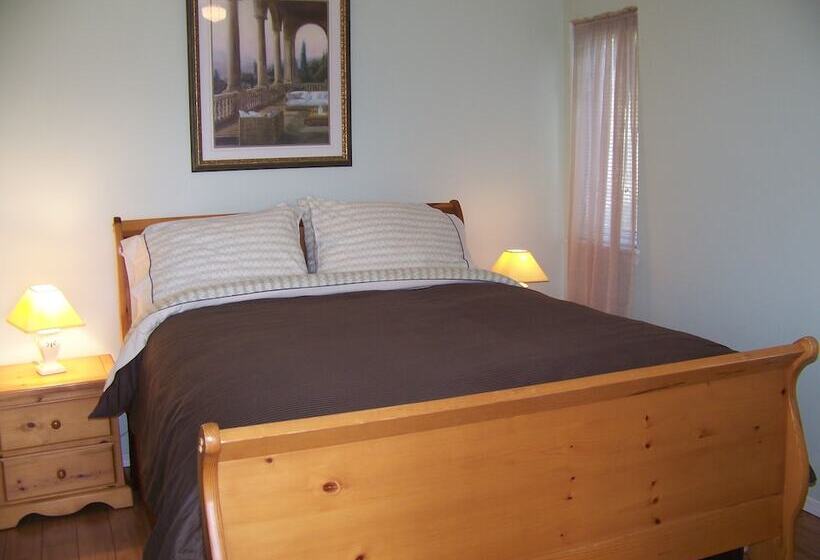 בית מלון כפרי Moonlit Cove B&b