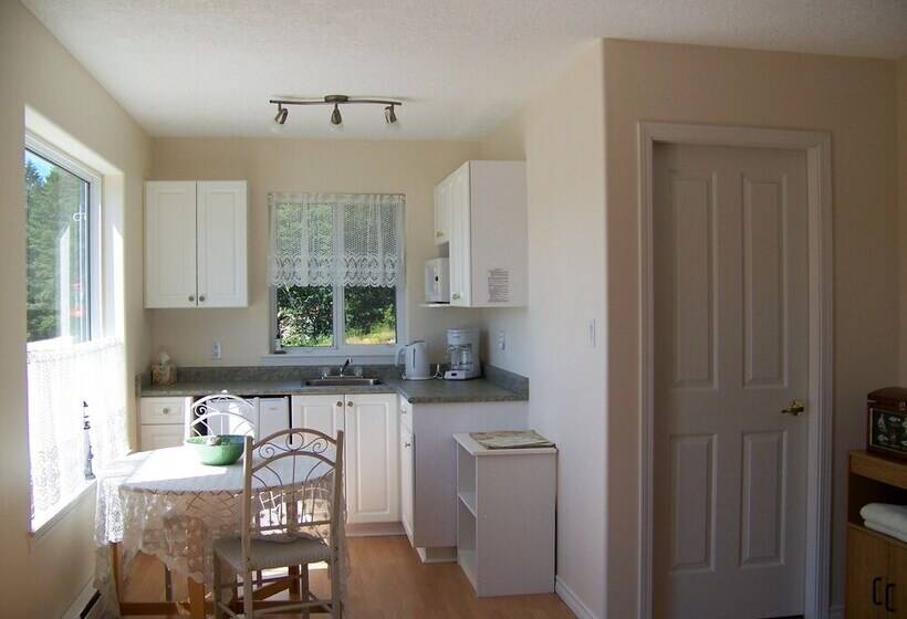 בית מלון כפרי Moonlit Cove B&b