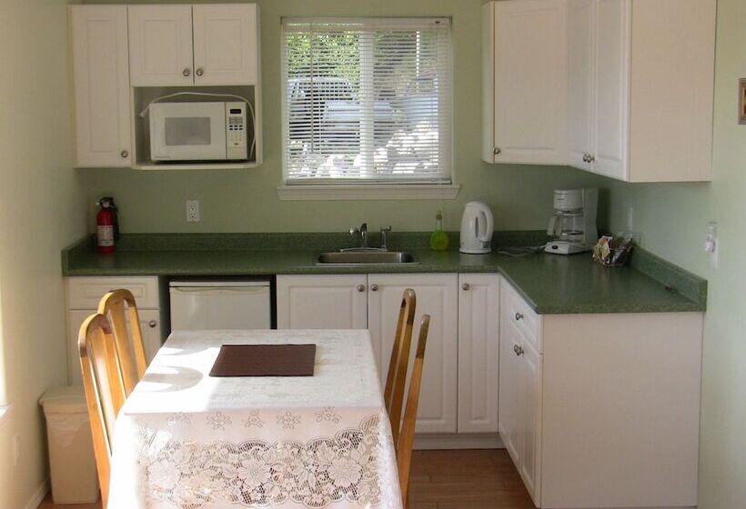 בית מלון כפרי Moonlit Cove B&b