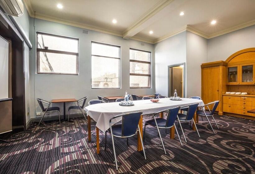 فندق Nightcap At Skyways