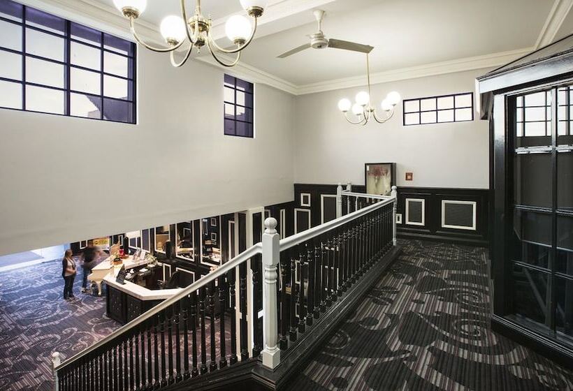 فندق Nightcap At Skyways