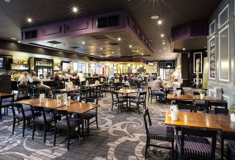 فندق Nightcap At Skyways