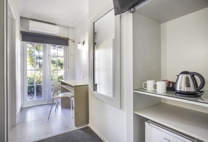 فندق Nightcap At Skyways