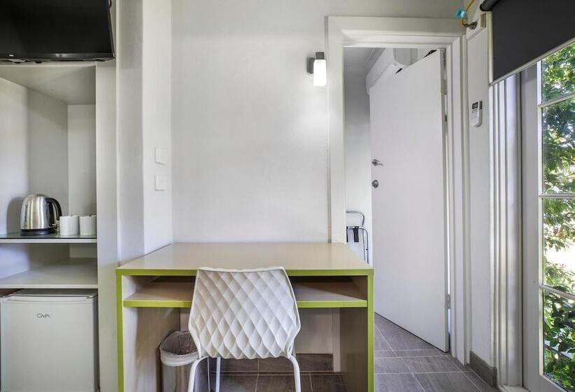 فندق Nightcap At Skyways