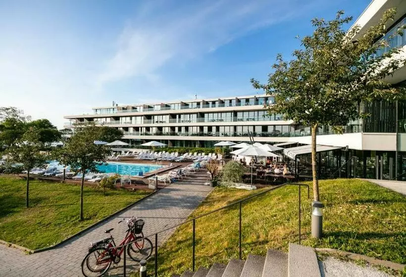 هتل Novi Resort