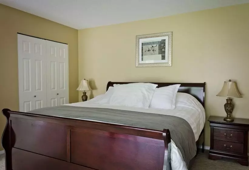هتل Ocean Trails Resort