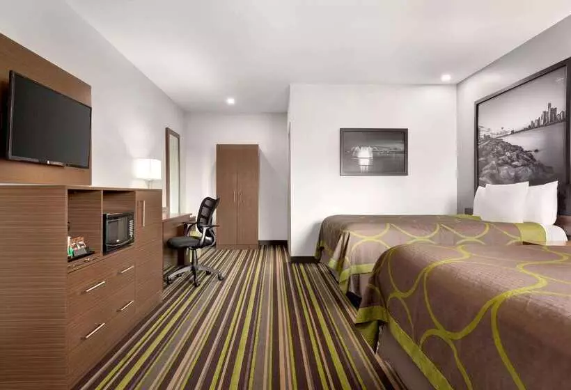 Hotelli Super 8 By Wyndham Windsor/dougall