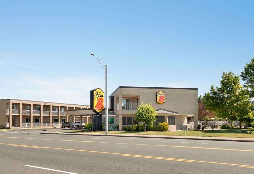 فندق Super 8 By Wyndham Windsor/dougall