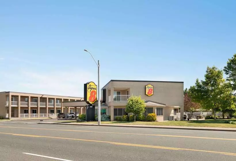 Hotelli Super 8 By Wyndham Windsor/dougall