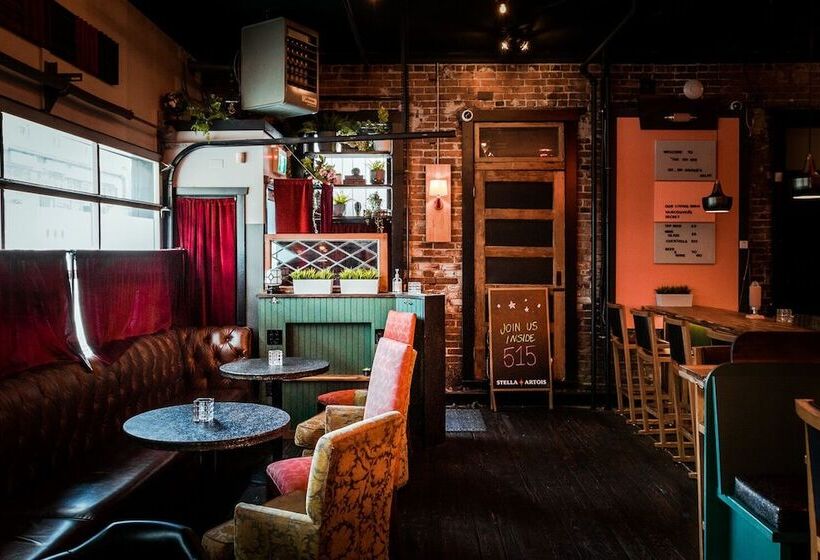 Отель The Cambie Hostel Seymour