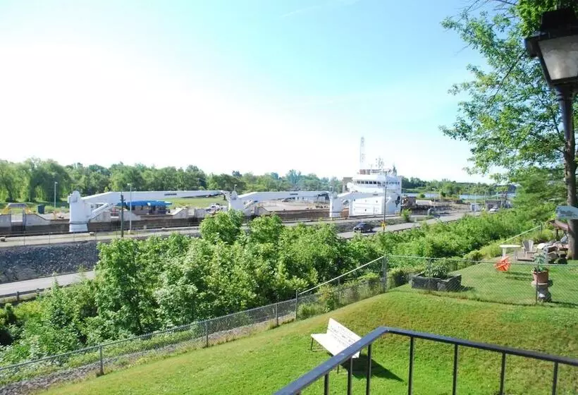 Hotelli The Inn At Lock Seven