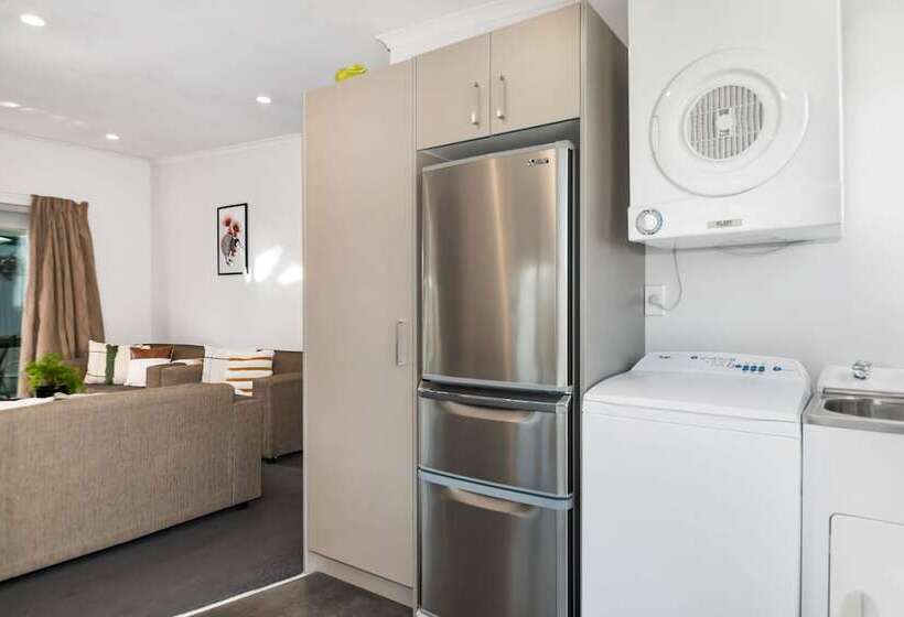 فندق Two Tree Lodge