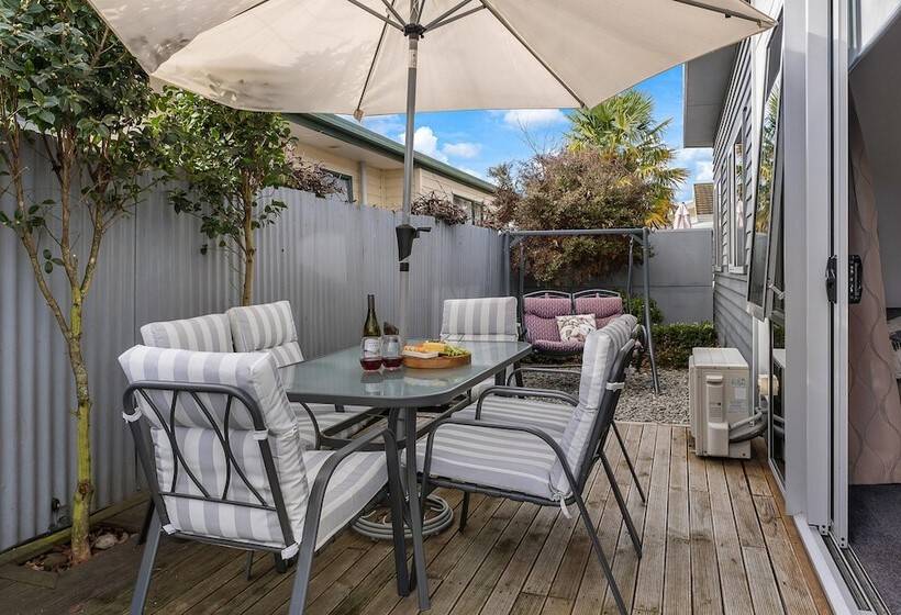 فندق Two Tree Lodge