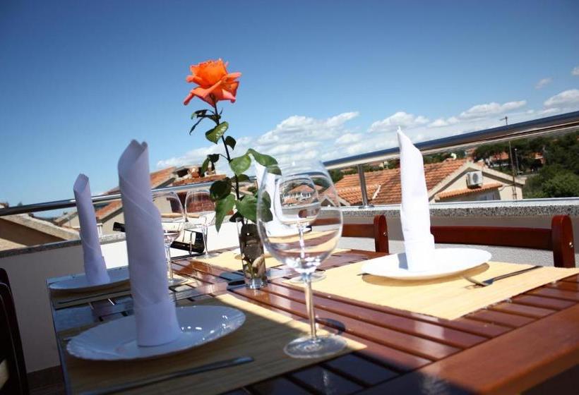 Отель Villa Korina