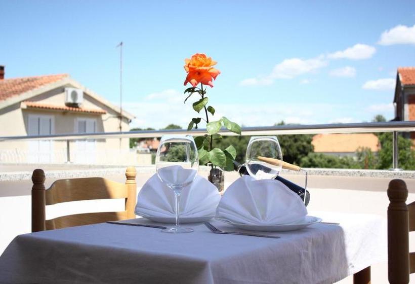 Отель Villa Korina