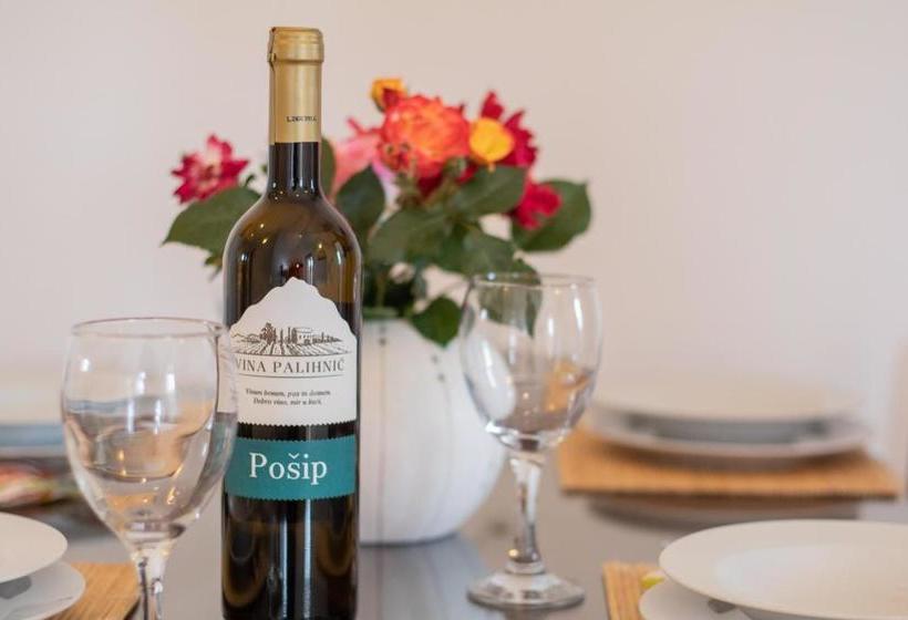 Отель Villa Korina