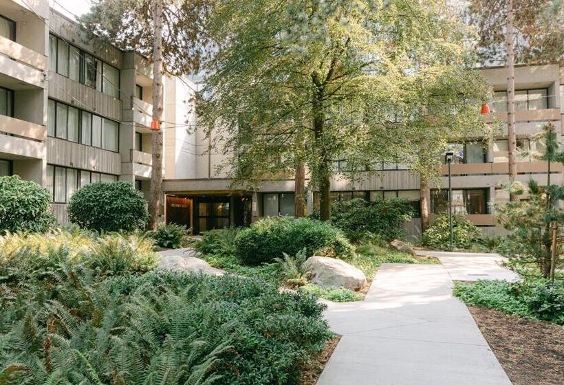 Hotel West Coast Suites At Ubc
