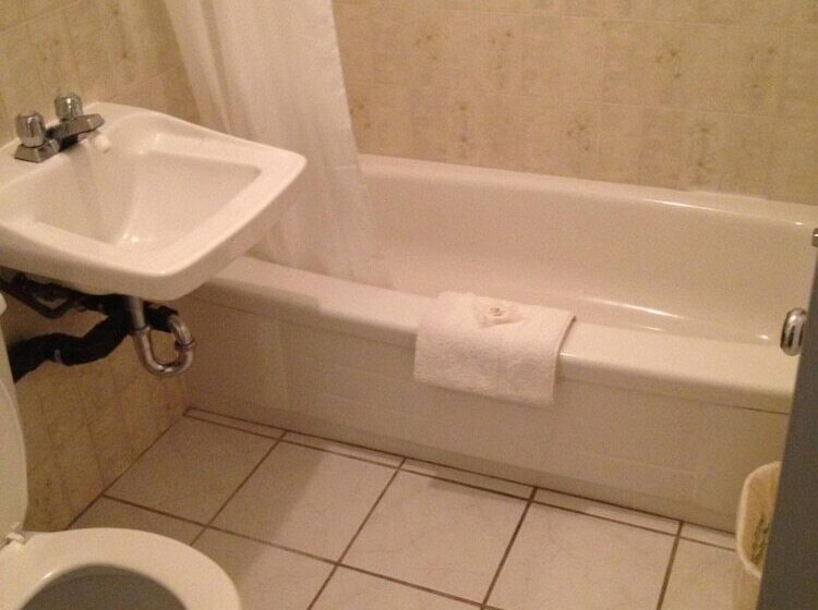 Pleasant Manor Motel