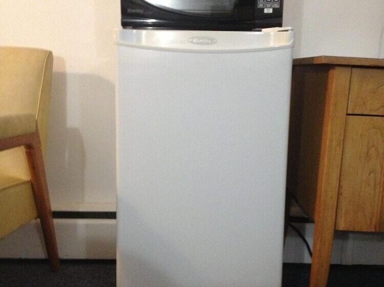 Pleasant Manor Motel