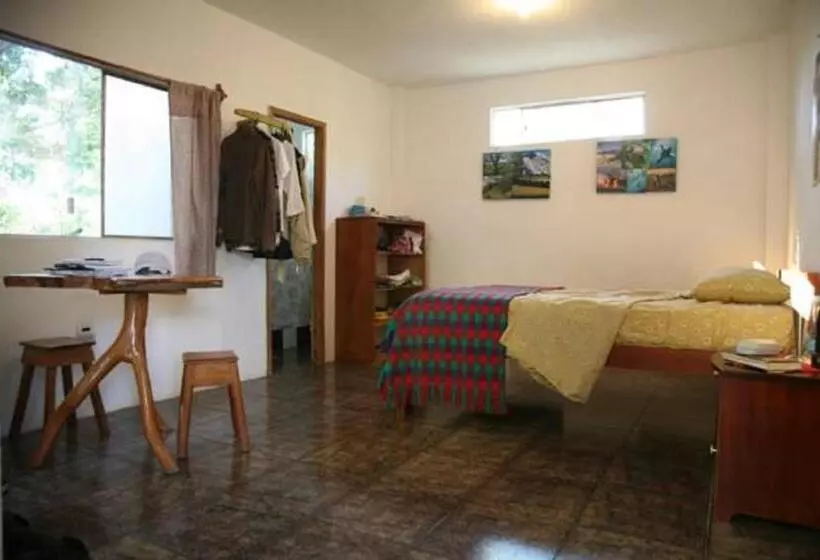 هاستل Hostal Suiza