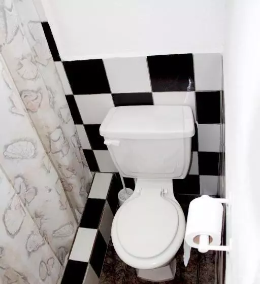 هاستل Hostal Suiza