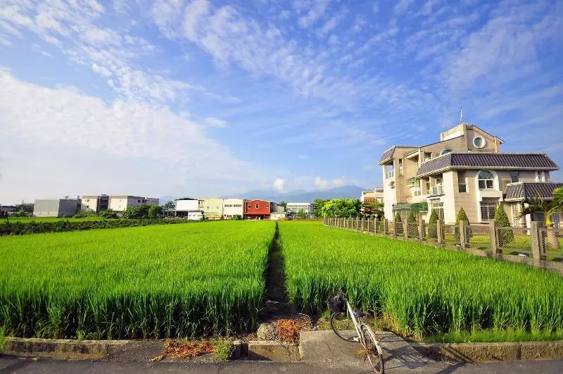 تختخواب و صبحانه Happy Orange Homestay