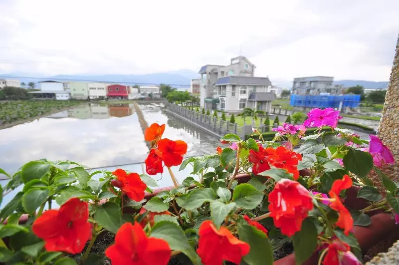 تختخواب و صبحانه Happy Orange Homestay