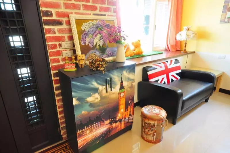 تختخواب و صبحانه Happy Orange Homestay