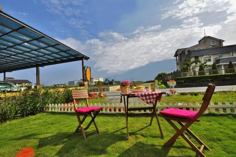 تختخواب و صبحانه Happy Orange Homestay