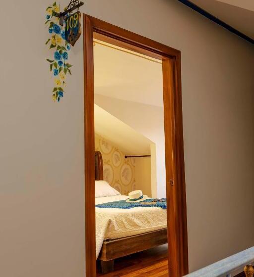 هتل Azul De La Plaza By Chat Noir