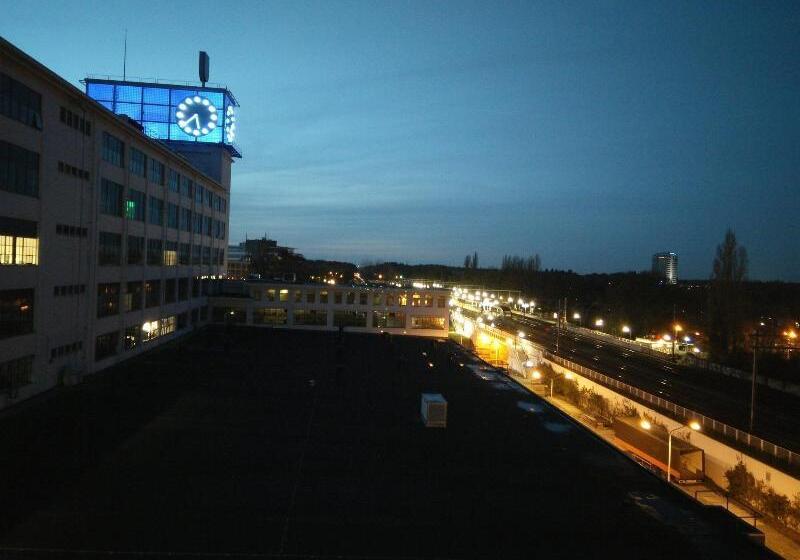 בית מלון כפרי Stayokay Hostel Eindhoven   Blue Collar