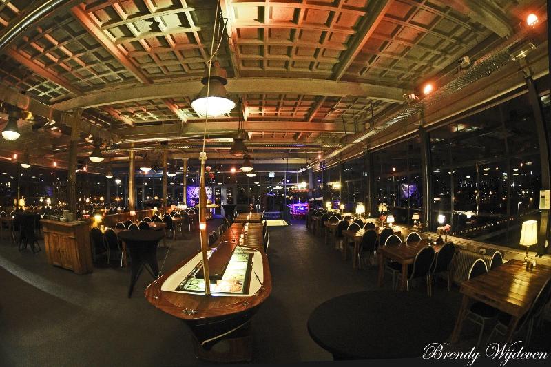 בית מלון כפרי Stayokay Hostel Eindhoven   Blue Collar