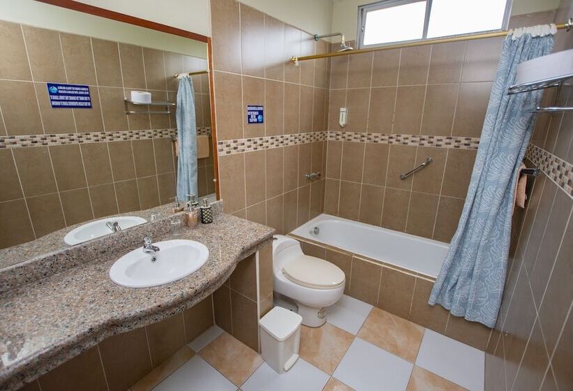 בית מלון כפרי Blue Marlin