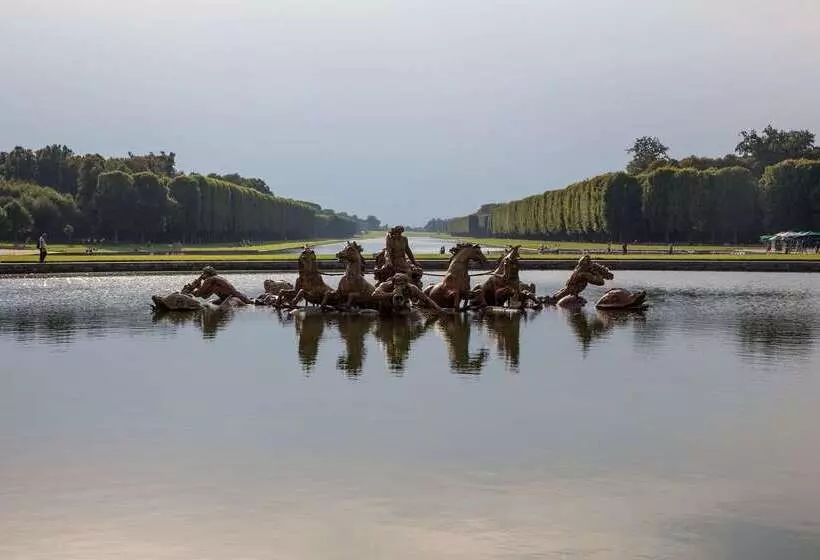 Hôtel Château De Perreux, The Originals Collection