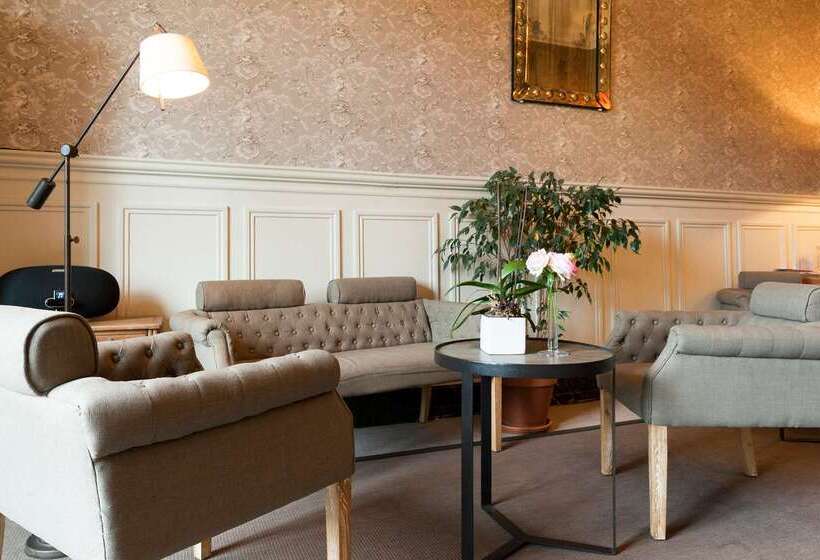 בית מלון כפרי Château De Perreux, The Originals Collection