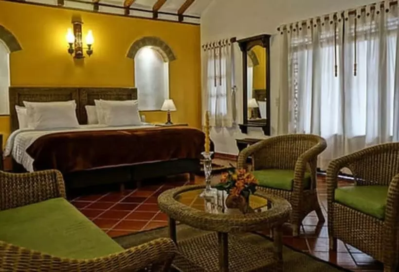 هتل Club Campestre El Bosque De La Villa