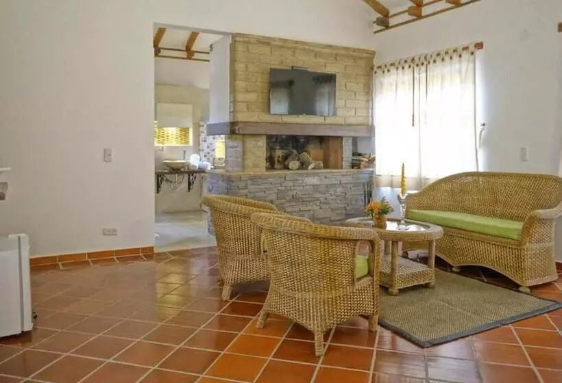 هتل Club Campestre El Bosque De La Villa