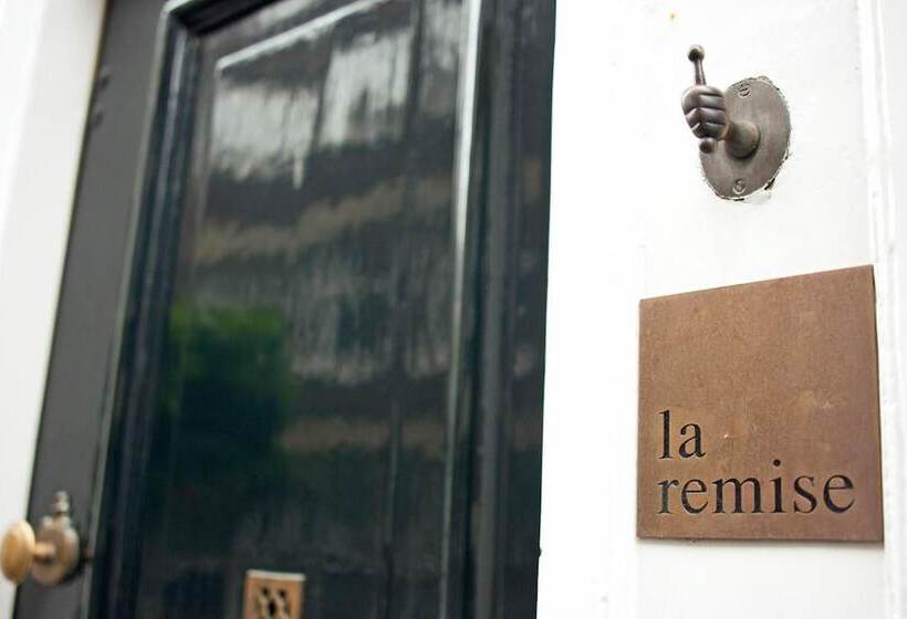 هتل Commune Suites