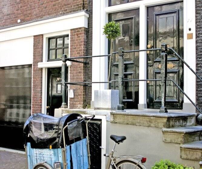 هتل Commune Suites