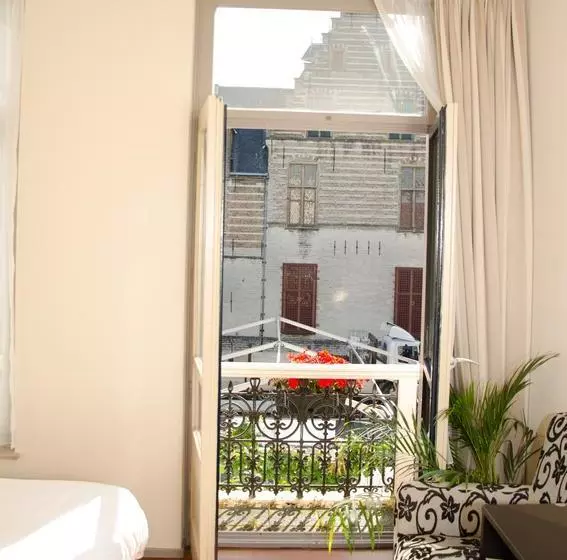 ホテル Eetcafe Van Ee