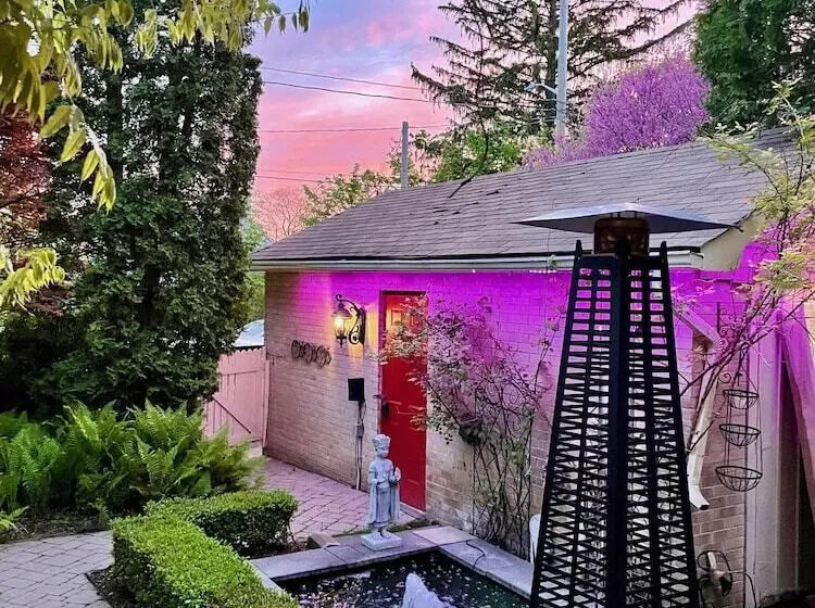 Hotelli Norfolk Guest House Inn