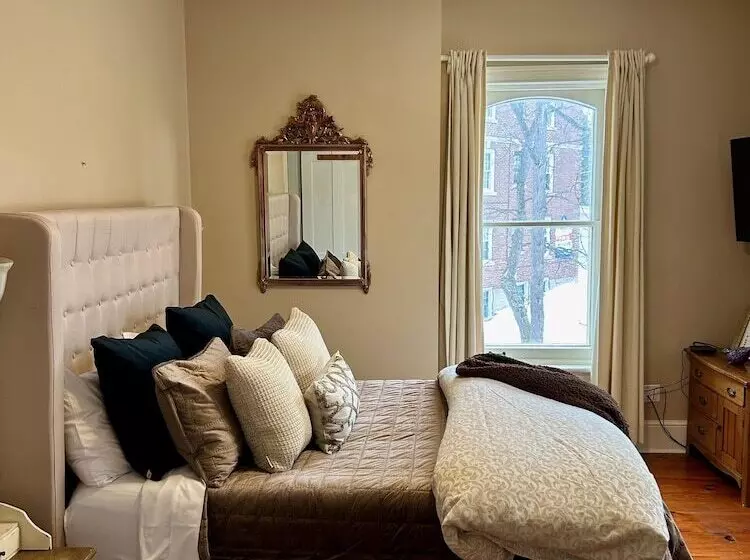 Hotelli Norfolk Guest House Inn
