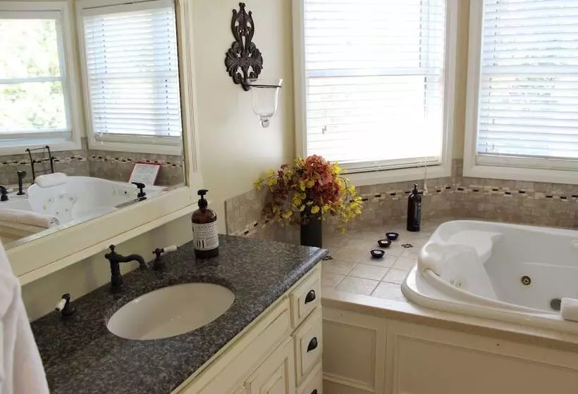 Hotelli Norfolk Guest House Inn